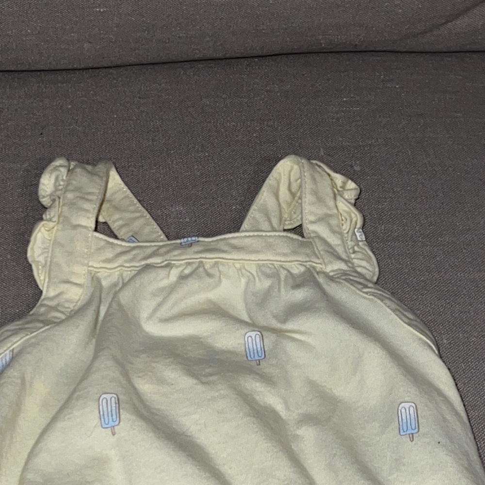 Adorable Gap rompers - Picture 3 of 3